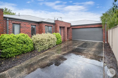 2/219 Kossuth Street, SEBASTOPOL VIC 3356