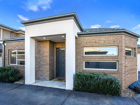 2 22 Banksia Grove Tullamarine 3043