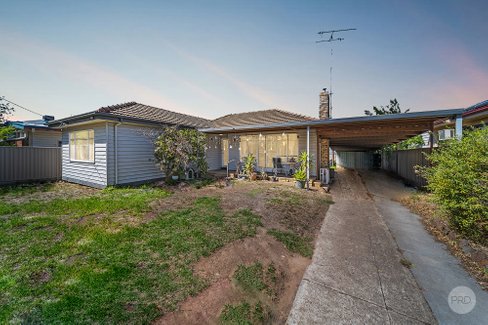 223 Carpenter Street, QUARRY HILL VIC 3550