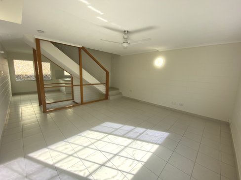 22/3 Eshelby Drive, CANNONVALE QLD 4802