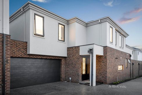 2 23 Rangeview Grove Balwyn North 3104