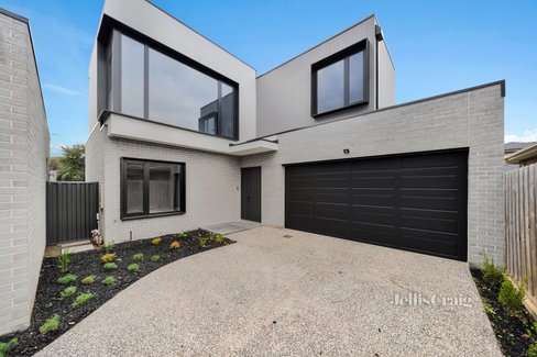 2/24 Blue Hills Avenue Mount Waverley 3149