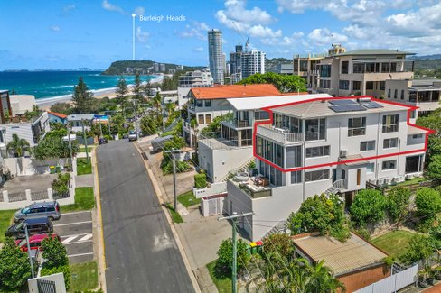 2/24 Brakes Crescent, MIAMI QLD 4220