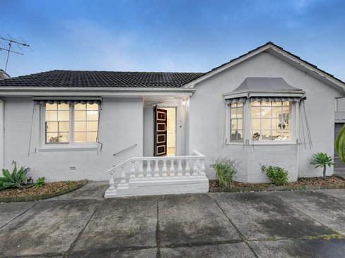 2 24 Parkside Street Elsternwick 3185
