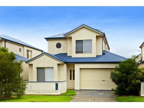 2 24 Riverside Avenue Werribee 3030