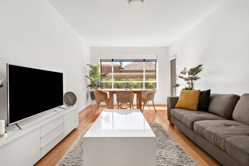 2/257 Buckley Street Aberfeldie 3040