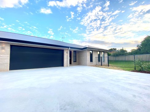 2/26 Mustang Close, TAMWORTH NSW 2340