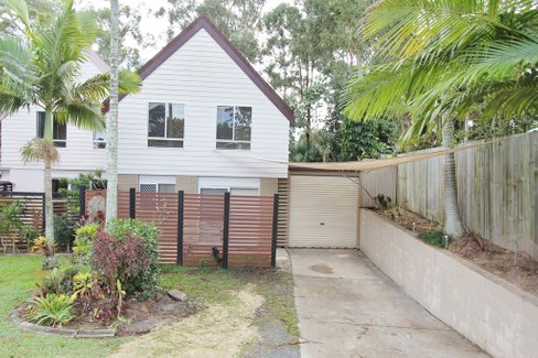 2/27 Corunna Crescent, ASHMORE QLD 4214