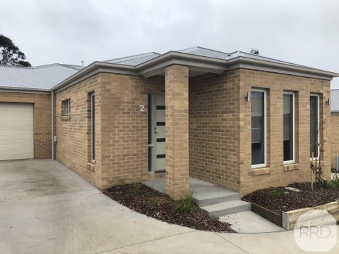2/27 Water Street, BROWN HILL VIC 3350