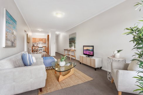 2/27 Wonoona Parade East, OATLEY NSW 2223