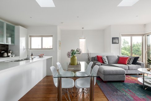 2/274 St Georges Road Northcote 3070