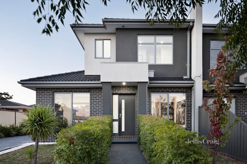 2 28 Gladstone Parade Glenroy 3046