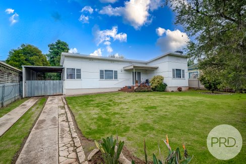 228 Lake Albert Road, KOORINGAL NSW 2650