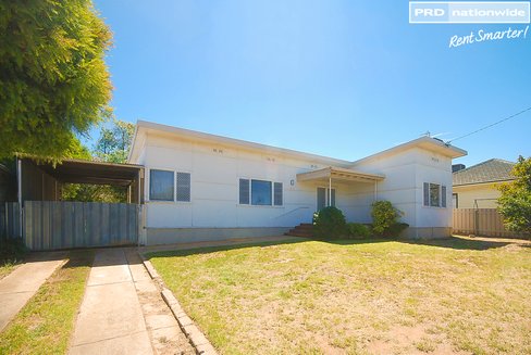 228 Lake Albert Road, LAKE ALBERT NSW 2650