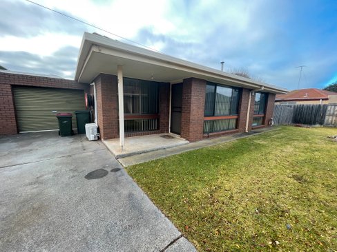 2/28 Ware Street Lara 3212