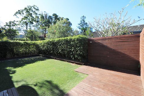 2/29-31 Golden Palms Court, ASHMORE QLD 4214