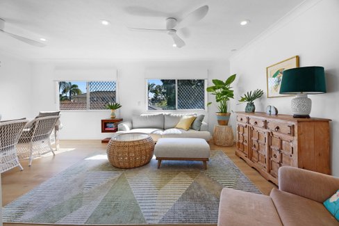 2/29 Albion Avenue, MIAMI QLD 4220