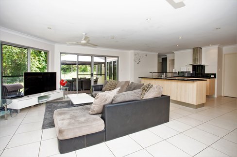 2/29 Sanctuary Avenue, JUBILEE POCKET QLD 4802