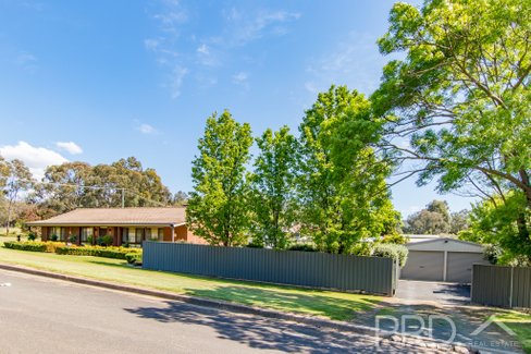 229 Simpson Street, TUMUT NSW 2720