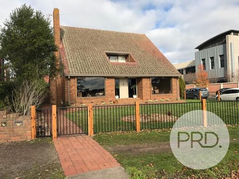 229 Wendouree Parade, LAKE WENDOUREE VIC 3350