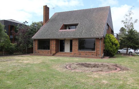 229 Wendouree Parade, LAKE WENDOUREE VIC 3350