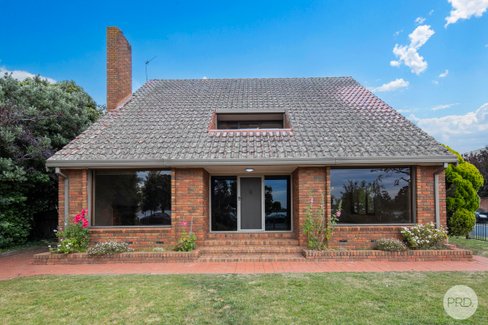 229 Wendouree Parade, LAKE WENDOUREE VIC 3350