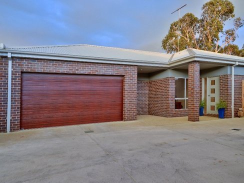 2 3-5 Lomond Terrace East Geelong 3219