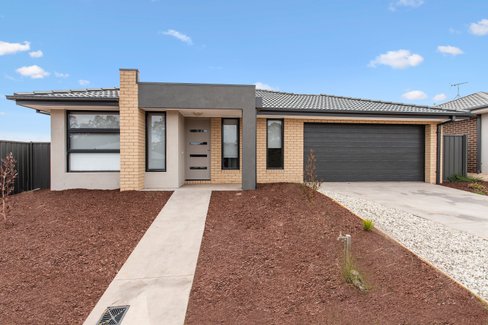 23 Aspiring Drive, HUNTLY VIC 3551