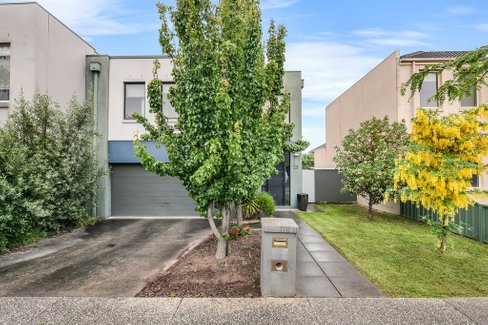 23 Ayrvale Avenue, LAKE GARDENS VIC 3355