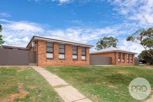 2/3 Bavaria Street, TOLLAND NSW 2650