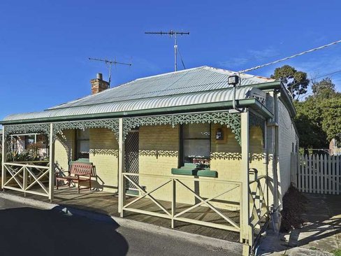 23 Candover Street Geelong West 3218