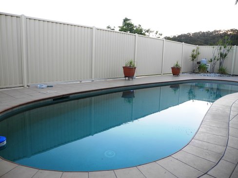 23 Curtis Ave, BOYNE ISLAND QLD 4680