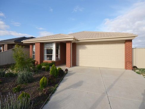 23 Deakin Drive Delacombe 3356