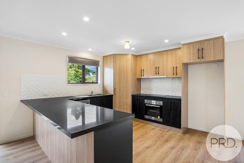 2/3 Denning Close, NEW TOWN