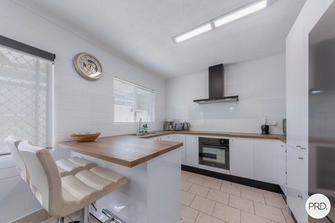2/3 Eshelby Drive, CANNONVALE QLD 4802