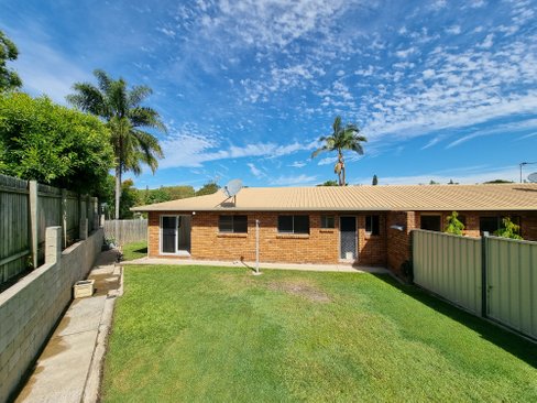 2/3 Fox Court, TANNUM SANDS QLD 4680