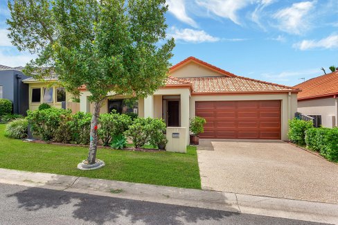 23 Gerona Circuit, VARSITY LAKES QLD 4227