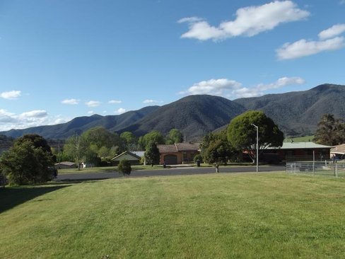 23 Groves Street, TALBINGO NSW 2720