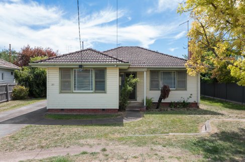 23 Hawthorn Grove Wendouree 3355