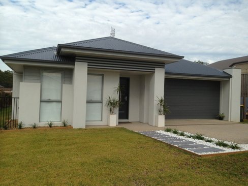 23 LENTHALL Street, BOYNE ISLAND QLD 4680