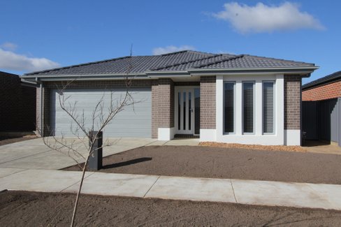 23 Longford Road, ALFREDTON VIC 3350