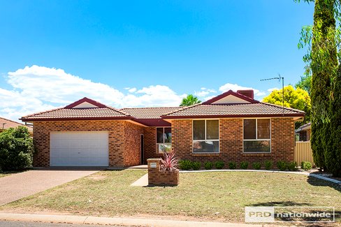 23 Mullumbimby Close, TAMWORTH NSW 2340