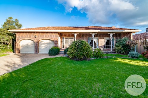 23 Myall Crescent, LAKE ALBERT NSW 2650