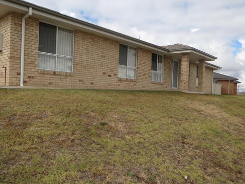 23 Orley Drive, TAMWORTH NSW 2340