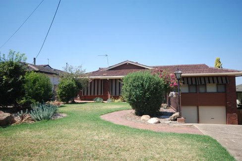23 Panorama Street, KOORINGAL NSW 2650