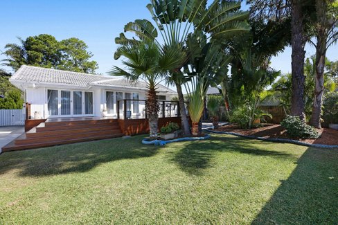 23 Riverside Drive, Currumbin Waters QLD 4223