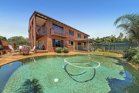 23 Seaview Parade, Elanora QLD 4221