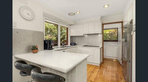 23 St Georges Court  Glen Waverley 3150