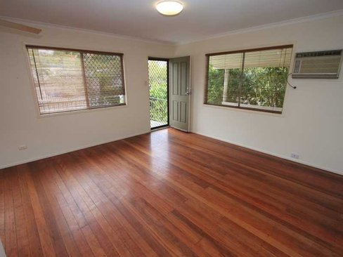 23 Susanne Street, SOUTHPORT QLD 4215