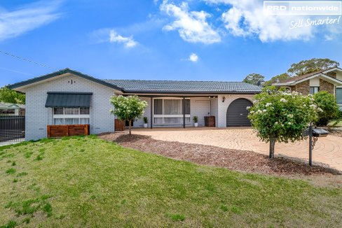 23 Truman Avenue, TOLLAND NSW 2650